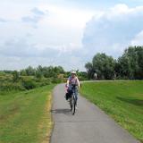 2306G 047 Auf dem Deich nach Brenmen